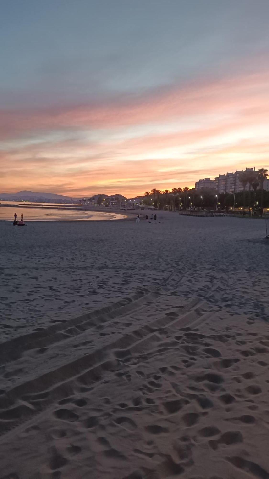 Playa 45, First Line Beach House مالقة المظهر الخارجي الصورة